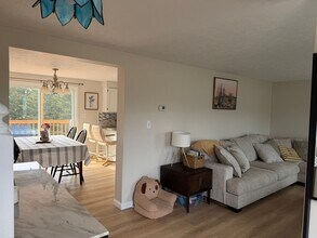 1060 Stafford Dr in Christiansburg, VA - Building Photo - Building Photo