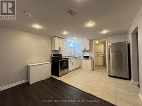 14 Rendale Ave in St Catharines, ON - Building Photo - Building Photo