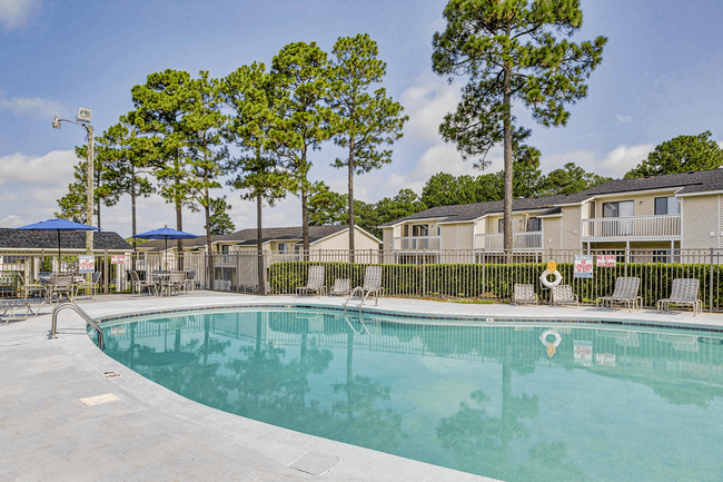 Patriot Point Apartment Homes in Spring Lake, NC - Foto de edificio - Building Photo