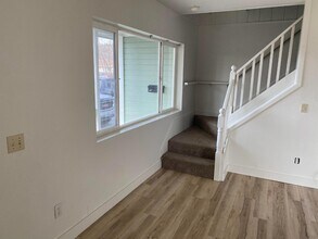 2205 Oak Ave in Klamath Falls, OR - Building Photo - Building Photo