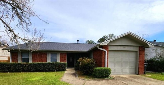 1949 Mary Ellen Dr in Tallahassee, FL - Building Photo - Building Photo