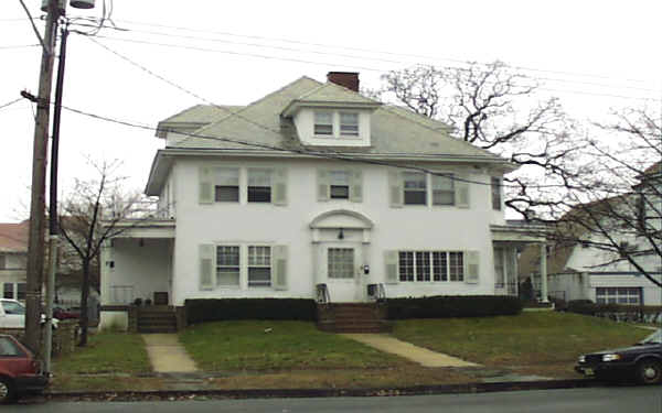 406 6th Ave in Asbury Park, NJ - Foto de edificio - Building Photo