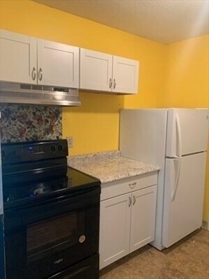 1 Village Way in Natick, MA - Building Photo - Building Photo