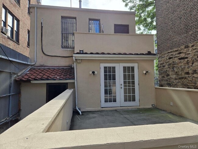 property at 2567 Poe Pl