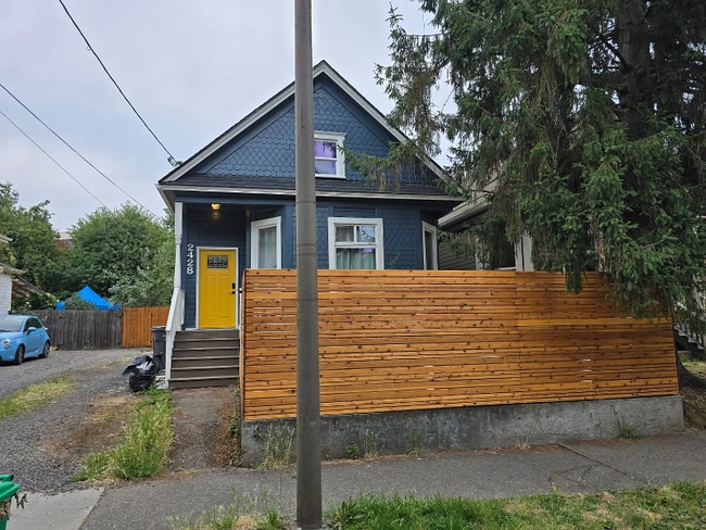 2428 NE Rodney Ave in Portland, OR - Building Photo - Building Photo