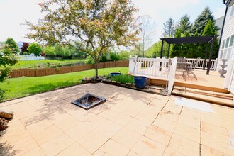 12115 Flagstone Dr in Fishers, IN - Building Photo - Building Photo