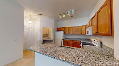 2802 S Knightsbridge Cir in Ann Arbor, MI - Building Photo - Building Photo