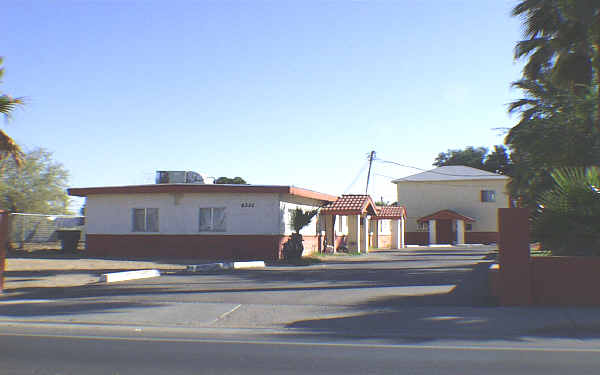 Broadway Palms in Phoenix, AZ - Foto de edificio