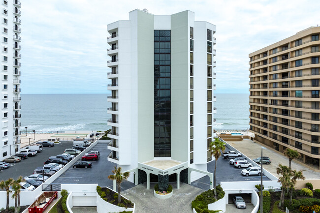 Oceans Atrium One in Daytona Beach Shores, FL - Building Photo - Building Photo