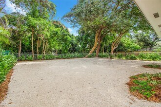 7311 SW 63rd Ct in South Miami, FL - Building Photo - Building Photo