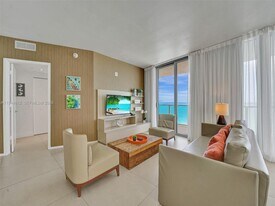 4111 S Ocean Dr in Hollywood, FL - Building Photo