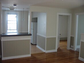 13 Lemon St, Unit Lemon St in Salem, MA - Building Photo - Building Photo
