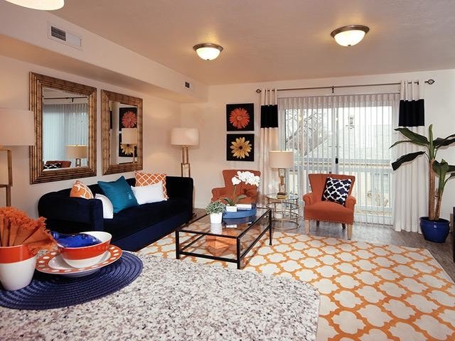 Center Court in Murray, UT - Foto de edificio - Building Photo