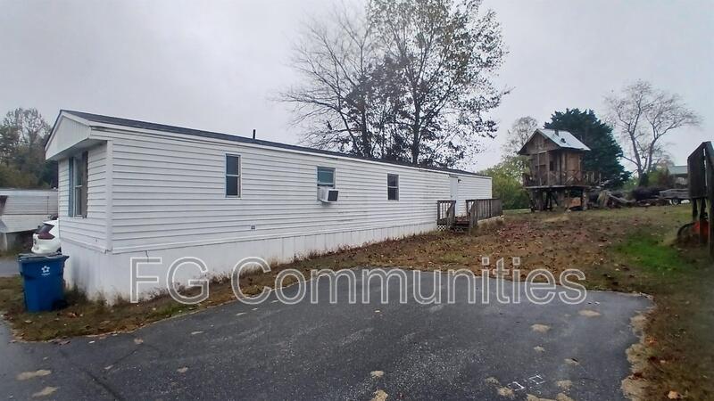 2155 White Pine M H P Rd in Granite Falls, NC - Building Photo