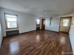 300 Revere Ave in Union, NJ - Building Photo - Building Photo
