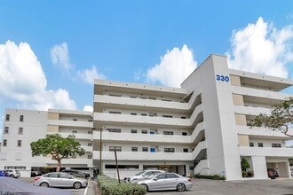 330 SE 20th Ave in Deerfield Beach, FL - Building Photo - Building Photo