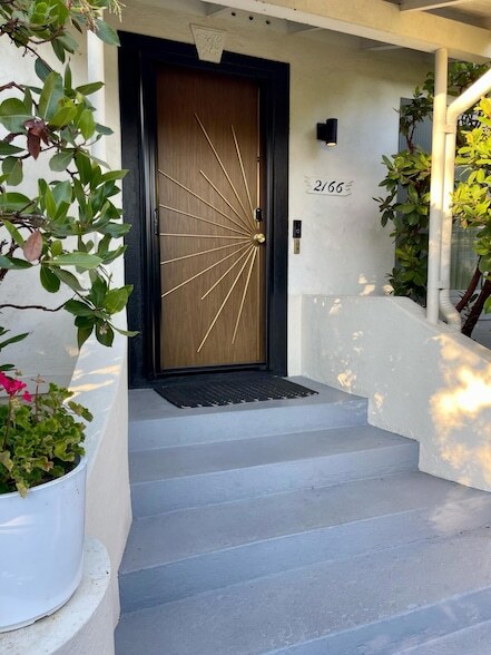 2166 E Valley Rd in Montecito, CA - Building Photo - Building Photo