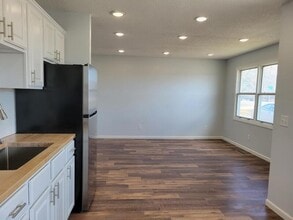2251 Fairfax Dr in Pella, IA - Building Photo - Building Photo