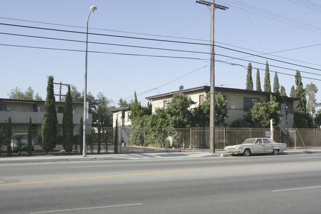 Oxnard / Carpenter Apartment in North Hollywood, CA - Building Photo - Building Photo