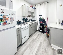 196 Lawrence Ave in Brooklyn, NY - Building Photo - Building Photo