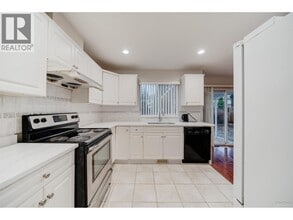 1208 Yangtze Pl in Port Coquitlam, BC - Building Photo - Building Photo
