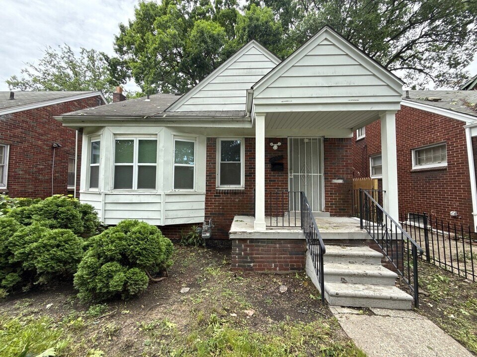 18693 Eureka St in Detroit, MI - Building Photo