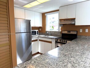 3052 SW 27th Ave in Miami, FL - Building Photo - Building Photo