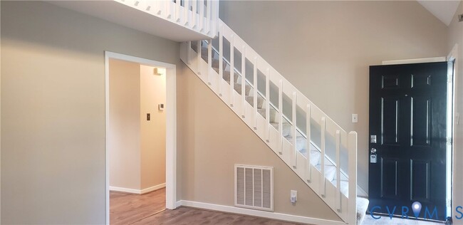 7166 Full Rack Dr in Midlothian, VA - Foto de edificio - Building Photo