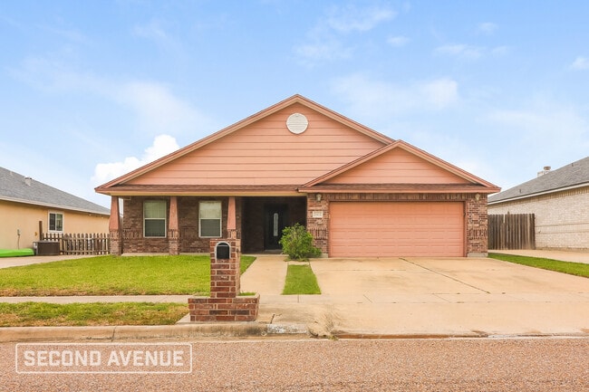 property at 2422 Luzius Dr
