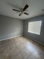 930 Ainsworth St W in Lehigh Acres, FL - Building Photo
