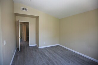 42084 Orange Blossom Dr in Temecula, CA - Building Photo - Building Photo
