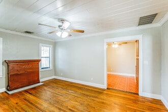 926 13th Ave N in Lake Worth Beach, FL - Building Photo - Building Photo