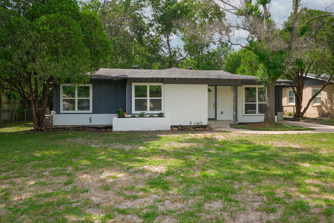 50 Shadowbrook Ln in Hurst, TX - Building Photo - Building Photo