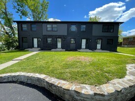 1217 Mary Ross Ave in Shelbyville, KY - Building Photo