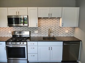 615 S Main St, Unit SuiteC in Fountain City, WI - Building Photo