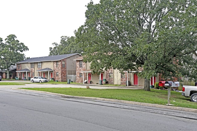 4095-4113 N Sunflower Cir in Fayetteville, AR - Building Photo - Building Photo