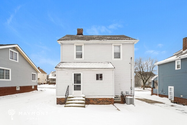 9607 Park Heights Ave in Garfield Heights, OH - Foto de edificio - Building Photo