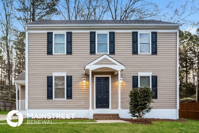 10321 Roundhouse Cir in Mint Hill, NC - Building Photo - Building Photo