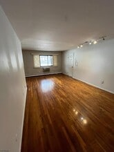 401 Highway22B40U6 in Plainfield, NJ - Building Photo - Building Photo