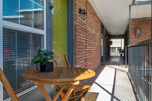935 Byrne in Houston, TX - Building Photo