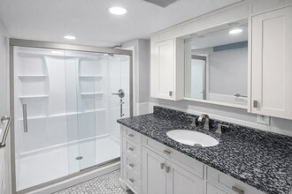 809 13th Ave SE in Minneapolis, MN - Foto de edificio - Building Photo