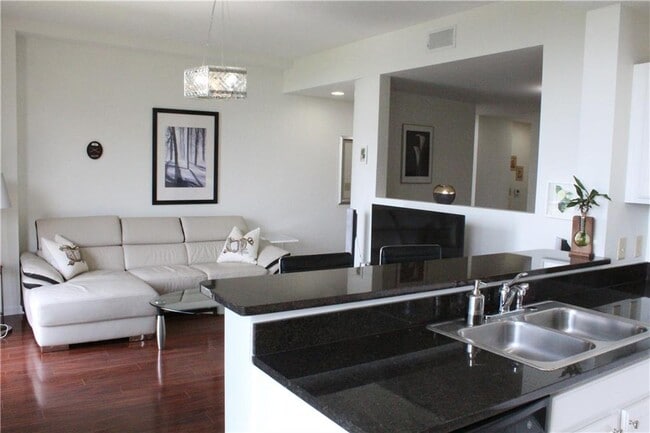 property at 3040 Peachtree Rd NW