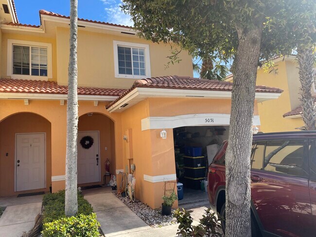 5051 SE Mariner Garden Cir in Stuart, FL - Building Photo - Building Photo