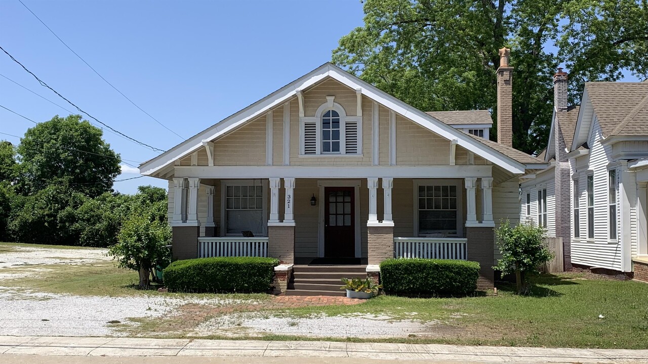 321 S Brundidge St in Troy, AL - Building Photo