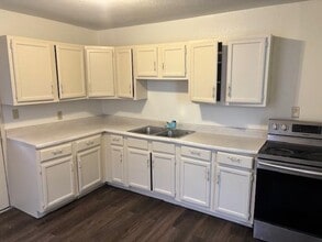 213 NE 31st St in Grand Prairie, TX - Building Photo - Building Photo
