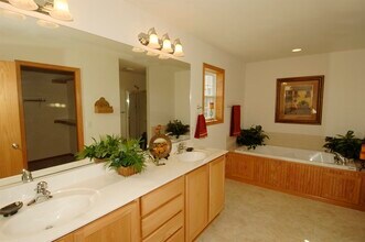 641 Bear Claw Way in Middleton, WI - Building Photo - Building Photo