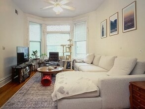 1029 W Montana St in Chicago, IL - Building Photo - Building Photo