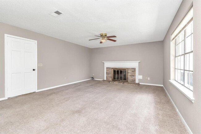 15918 Pinyon Creek Dr in Houston, TX - Building Photo - Building Photo