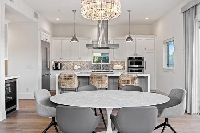 165 22nd St in Costa Mesa, CA - Foto de edificio - Building Photo