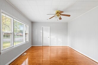 1624 Jonquil Dr in Jeffersonville, IN - Building Photo - Building Photo